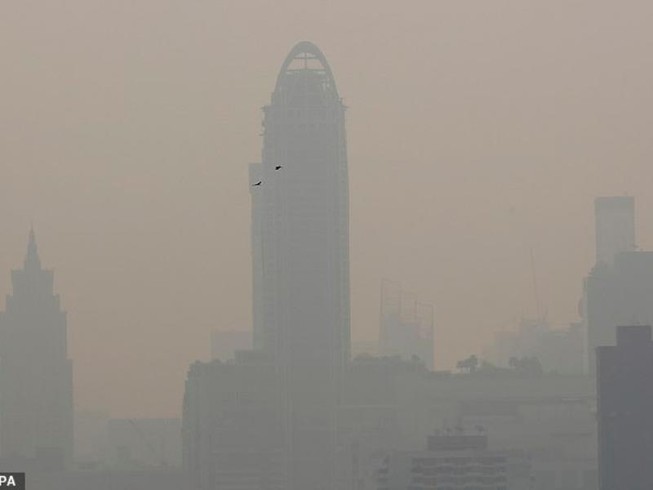 Bangkok ô nhiễm không khí nghiêm trọng, người dân ho ra máu
