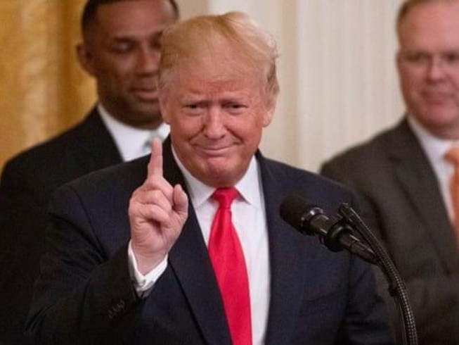 Ông Trump chỉ ra quốc gia đứng sau vụ tấn công tàu chở dầu