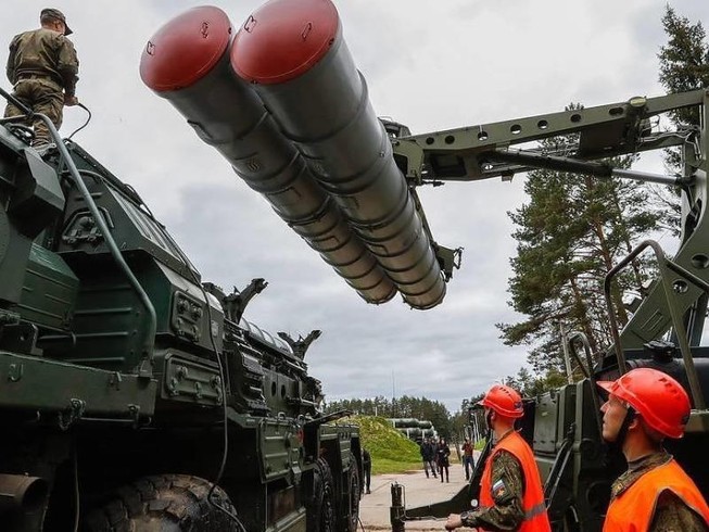 Lô S-400 đầu tiên đã đến Thổ Nhĩ Kỳ, Mỹ sẽ đáp trả thế nào?