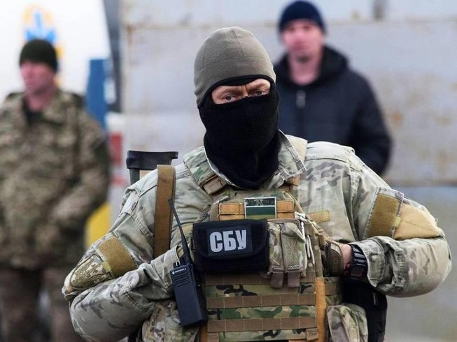 Ukraine trục xuất nhà ngoại giao Nga, Nga 'ăn miếng trả miếng'
