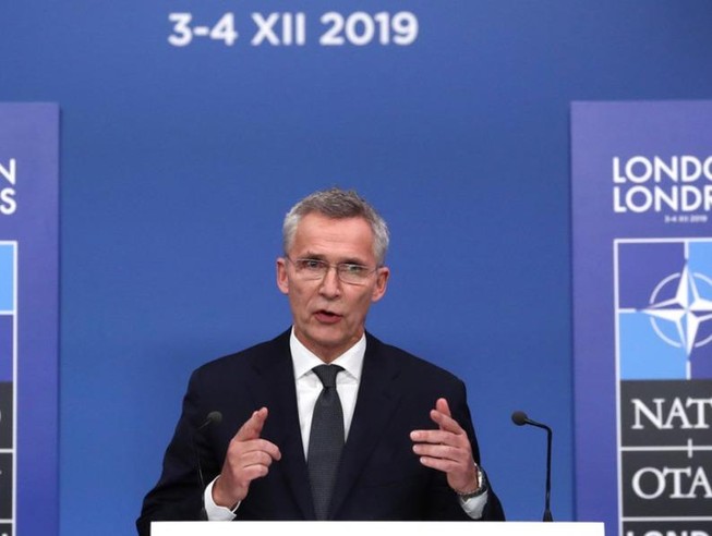 NATO nói nên có quan hệ tốt với Nga, sẵn sàng gặp ông Putin