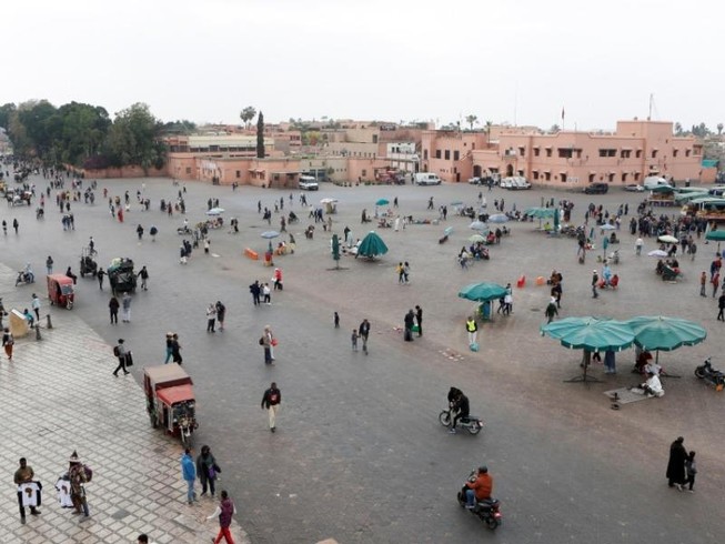 Người dân tập trung tại quảng trường Jamaa Lafna ở Marrakech, Morocco. Ảnh: REUTERS
