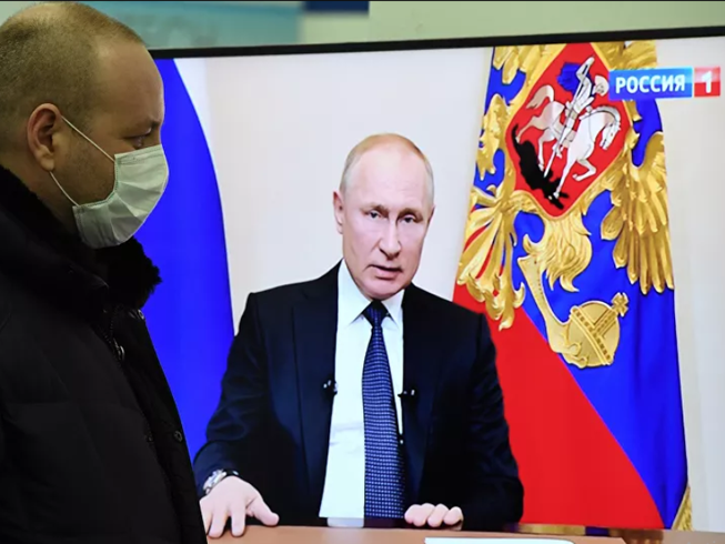 Tổng thống Nga Putin phát biểu trên truyền hình quốc gia.