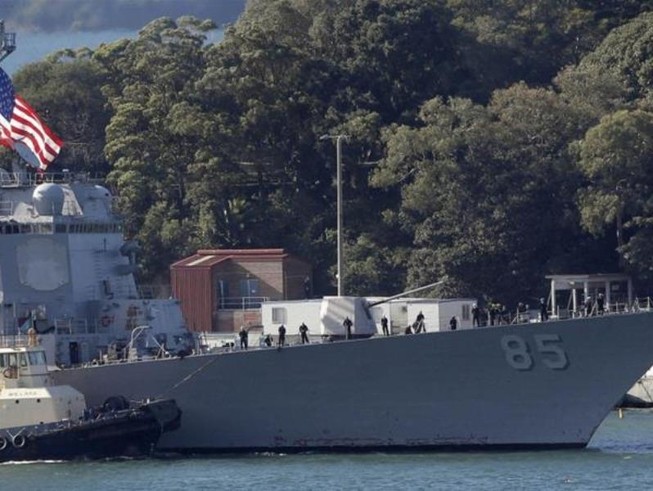 Tàu chiến USS McCampbell của Mỹ.