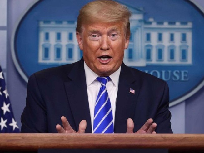 Tổng thống Trump tại cuộc họp báo ở Nhà Trắng hôm 23-4. Ảnh: REUTERS