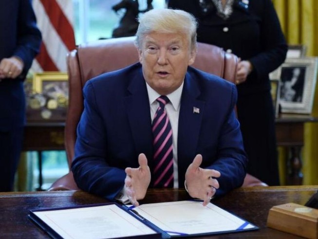 ổng thống Mỹ Donald Trump nói ông không khuyến khích mọi người nuốt chất khử trùng.
