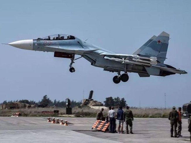 Tiêm kích Su-35 của Nga tại căn cứ Khmeimim ở Syria.