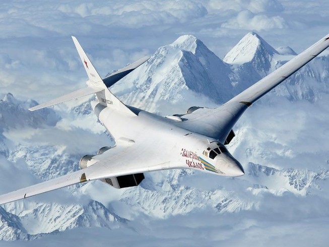 Bay 20.000 km trong hơn 25 giờ, Tu-160 Nga phá kỷ lục thế giới