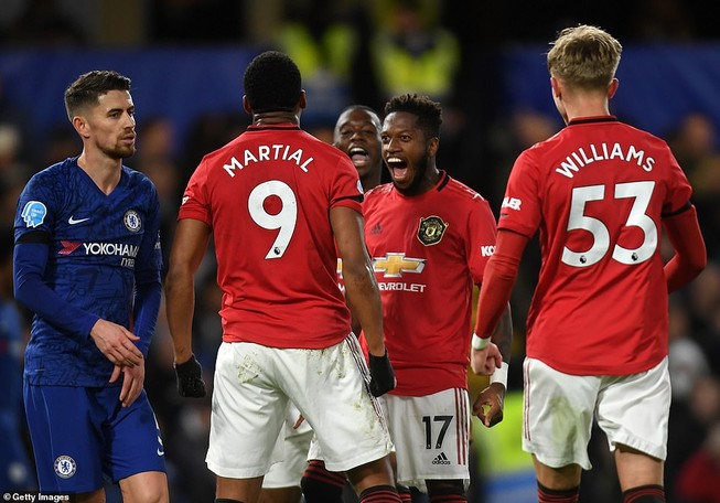 Đánh bại Chelsea tại Stamford Bridge, Man. United áp sát tốp 4