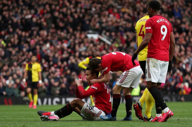 Hàng công bùng nổ, MU tiếp tục 'phả hơi nóng' lên Chelsea