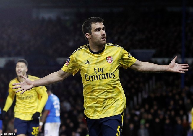 Thắng dễ đội hạng 3, Arsenal giành vé vào tứ kết FA Cup