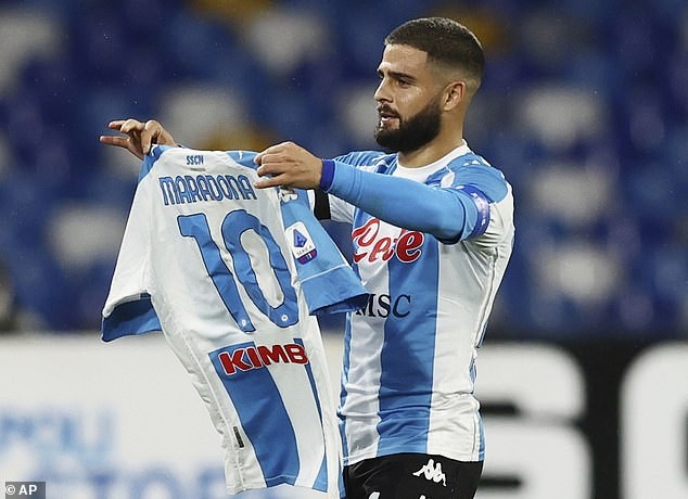 Napoli ‘hủy diệt’ AS Roma trong trận đấu tưởng nhớ Maradona