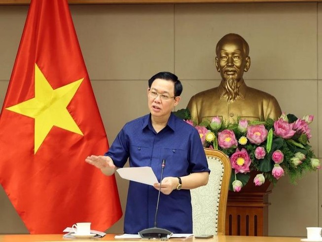 Phó Thủ tướng nhắc nhở về điều hành giá xăng dầu