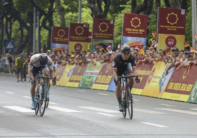 Cua rơ Hàn Quốc về nhất chặng mở màn VTV Cup Tôn Hoa Sen 2019