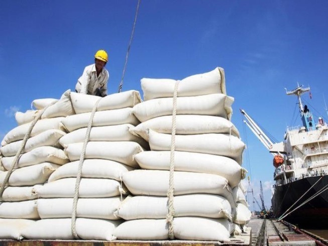 Nóng: Bộ Công Thương phản pháo Bộ Tài chính về xuất khẩu gạo