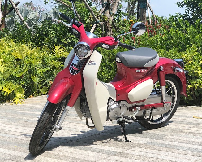 Huyền thoại Honda Super Cub đã trở lại giá bán bằng SH