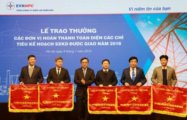 EVNNPC: 46% khách hàng thanh toán tiền điện qua ngân hàng