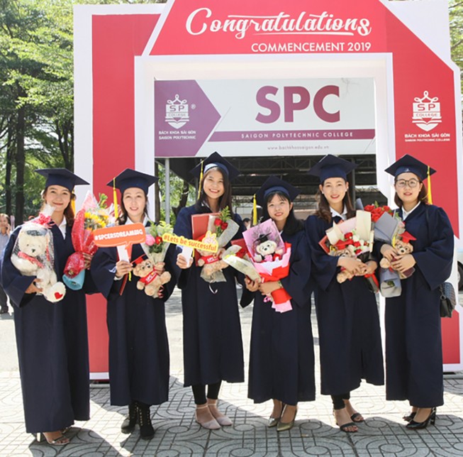 Tổ chức lễ khai giảng và trao bằng tốt nghiệp 2019