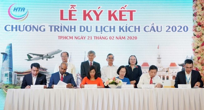 Vietjet và Hiệp hội Du lịch TP.HCM ký hợp tác về du lịch