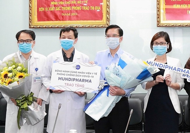 Mundipharma Việt Nam tặng sản phẩm sức khỏe cho 70 bệnh viện