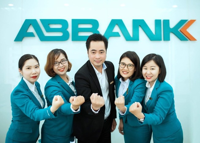 ABBANK ủng hộ 2 tỉ đồng hỗ trợ BV Bạch Mai