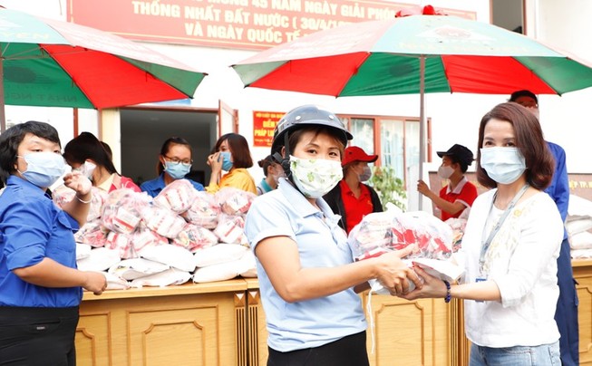 Masan Consumer tặng 10.000 phần quà cho công nhân ở TP.HCM