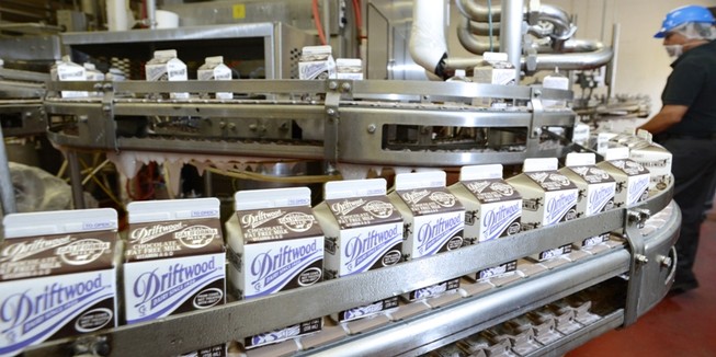 Vinamilk ủng hộ 23.000 lít sữa cho người dân Mỹ