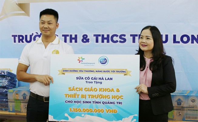 Sữa Cô Gái Hà Lan tặng quà cho 1.700 học sinh Quảng Trị