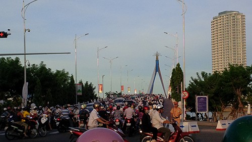 Ùn tắc giao thông nghiêm trọng tại Trung tâm TP