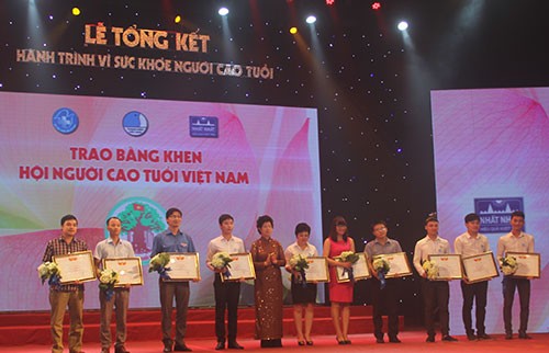 Hơn 30 ngàn người cao tuổi được khám chữa bệnh miễn phí