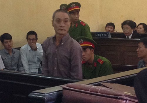 Vì chiếc nhẫn vàng, người chết, người bị thương, người lãnh án