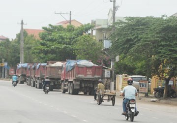 Ra quân xử lý xe quá tải