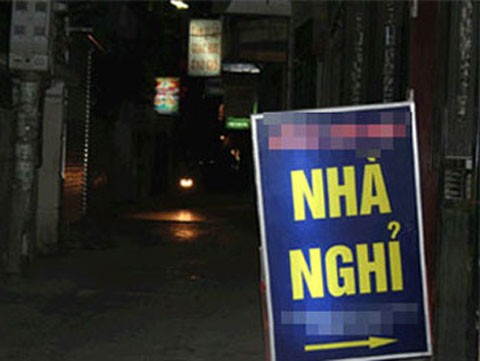 Hẹn vào nhà nghỉ quan hệ đồng tính rồi trộm tài sản