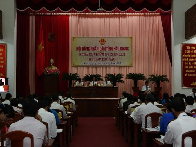 Cử tri Hậu Giang lo lắng tình trạng sạt lở ven sông