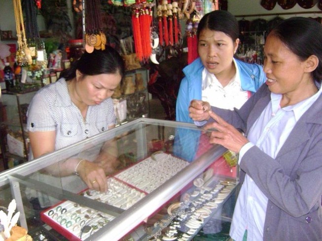 Nhẫn lông voi thật vẫn… giả