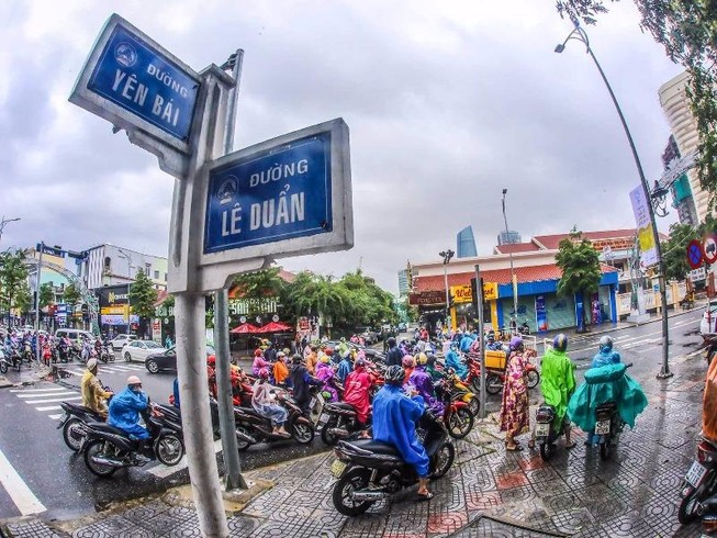 Điều tiết giao thông cho các đoàn xe lãnh đạo dự APEC