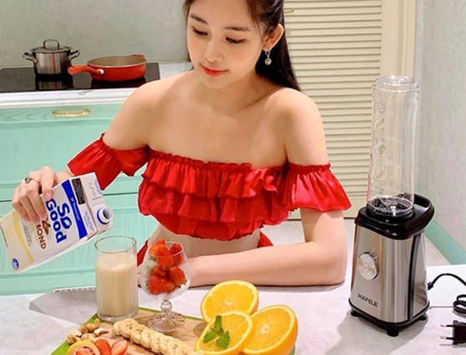 Quốc Thuận xin học bổng cho con Mai Phương, sao Việt đảm đang