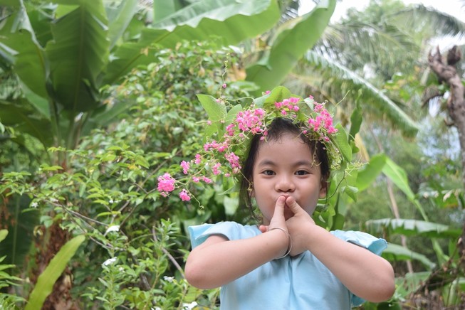 Ở Sài Gòn, nhớ ti gôn mọc bờ, mọc bụi