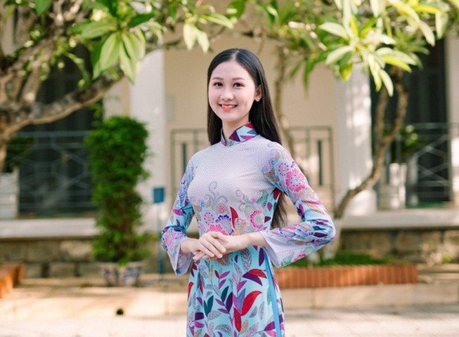 Quế Anh - Á khôi Huế được đặc cách vào Hoa hậu Việt Nam