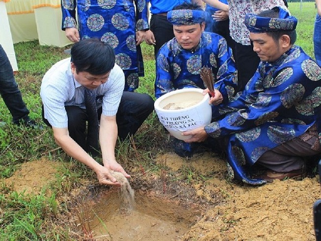 Tiếp nhận đất thiêng từ Trường Sa vào đàn Xã Tắc