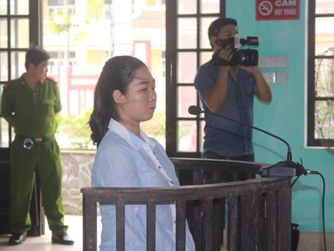 Nữ giúp việc trộm trót lọt... 96 cây vàng của chủ nhà