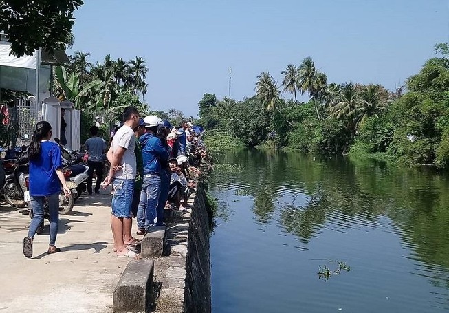 Sau va chạm, nam thanh niên nhảy xuống sông Như Ý