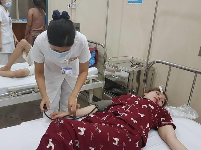 73 người nhập viện nghi ngộ độc sau khi ăn tiệc cưới