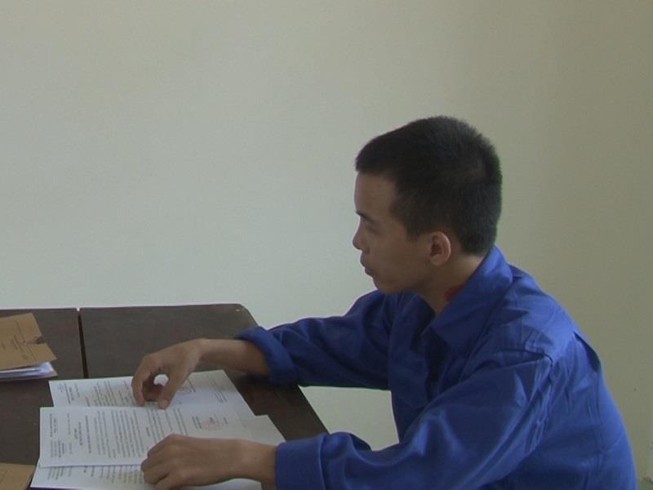 Dụ dỗ gái trẻ bán dâm rồi chụp ảnh nóng tống tiền