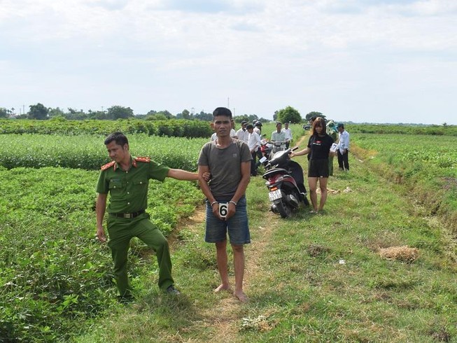 'Ngáo đá' chống trả công an bằng mã tấu khi bị vây bắt