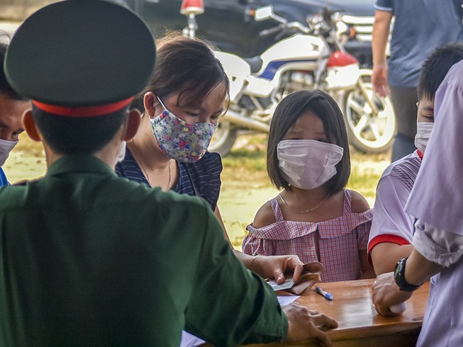 Thừa Thiên-Huế bắt đầu kiểm tra y tế tại các chốt chặn