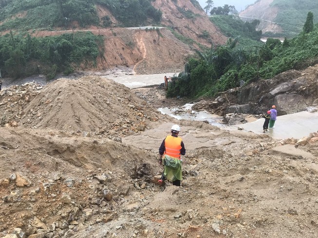 Tìm thấy một thi thể gần khu sạt lở thủy điện Rào Trăng 3