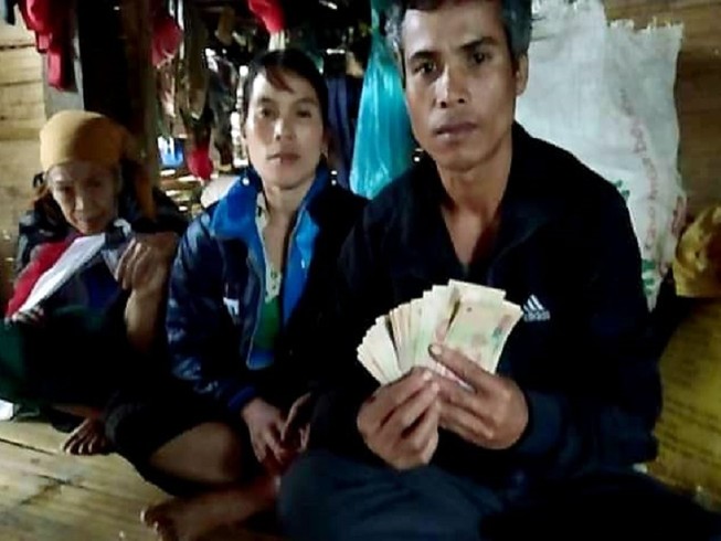 Đã liên hệ đoàn từ thiện bỏ quên 10 triệu trong áo quần cũ