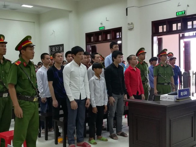 13 kẻ tham gia giết người, một bị đề nghị án chung thân