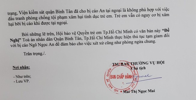 Đề nghị tạm giam người đàn ông 63 tuổi dâm ô bé gái